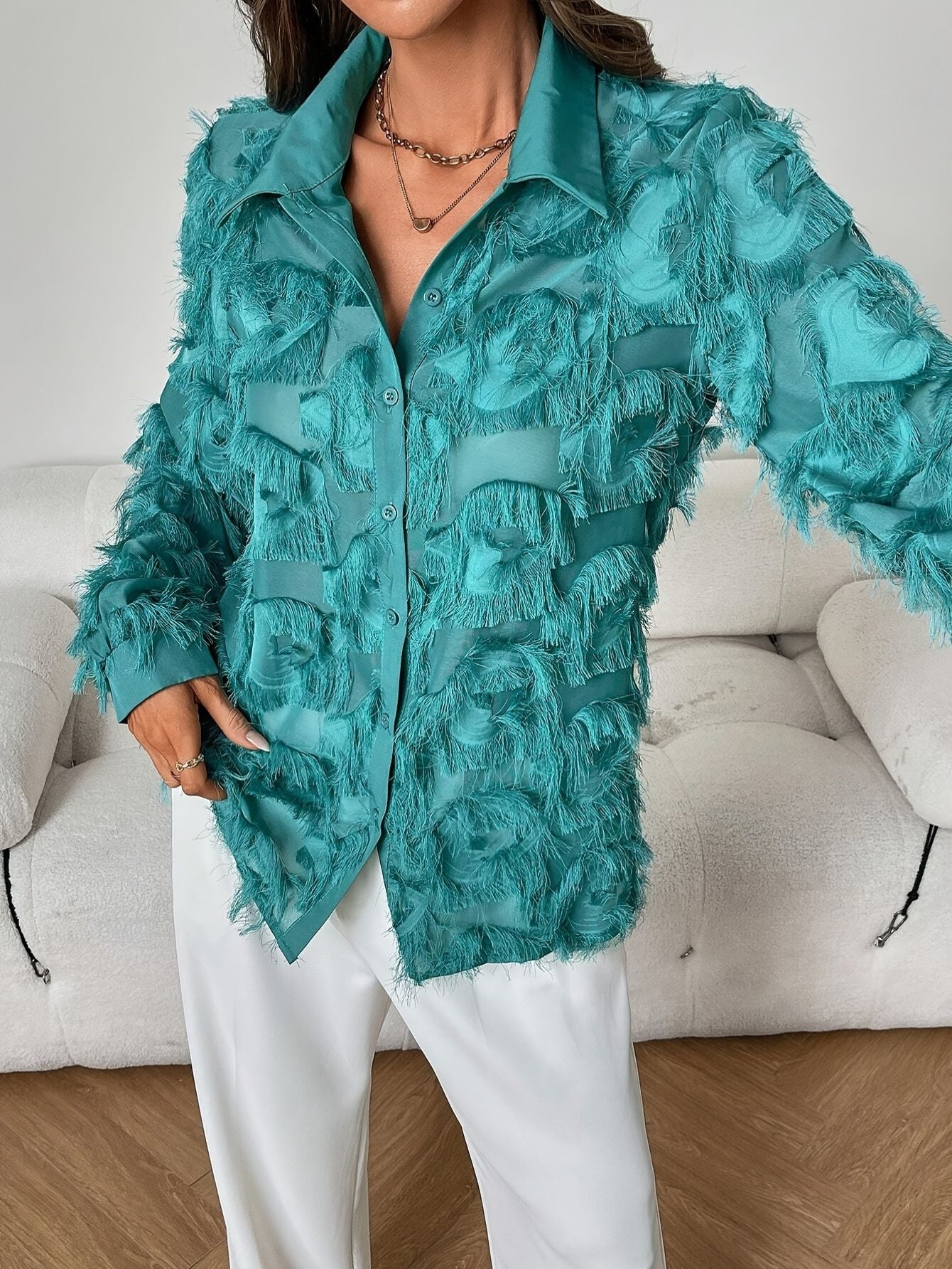Dames blouse met franjes en kantborduurwerk